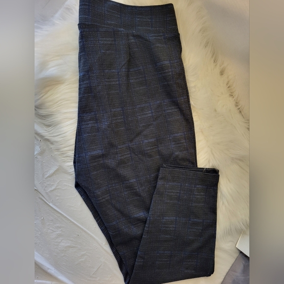 Lily Morgan Navy Plaid Pull Up Dress Pants, Size XL (34) - Picture 5 of 6